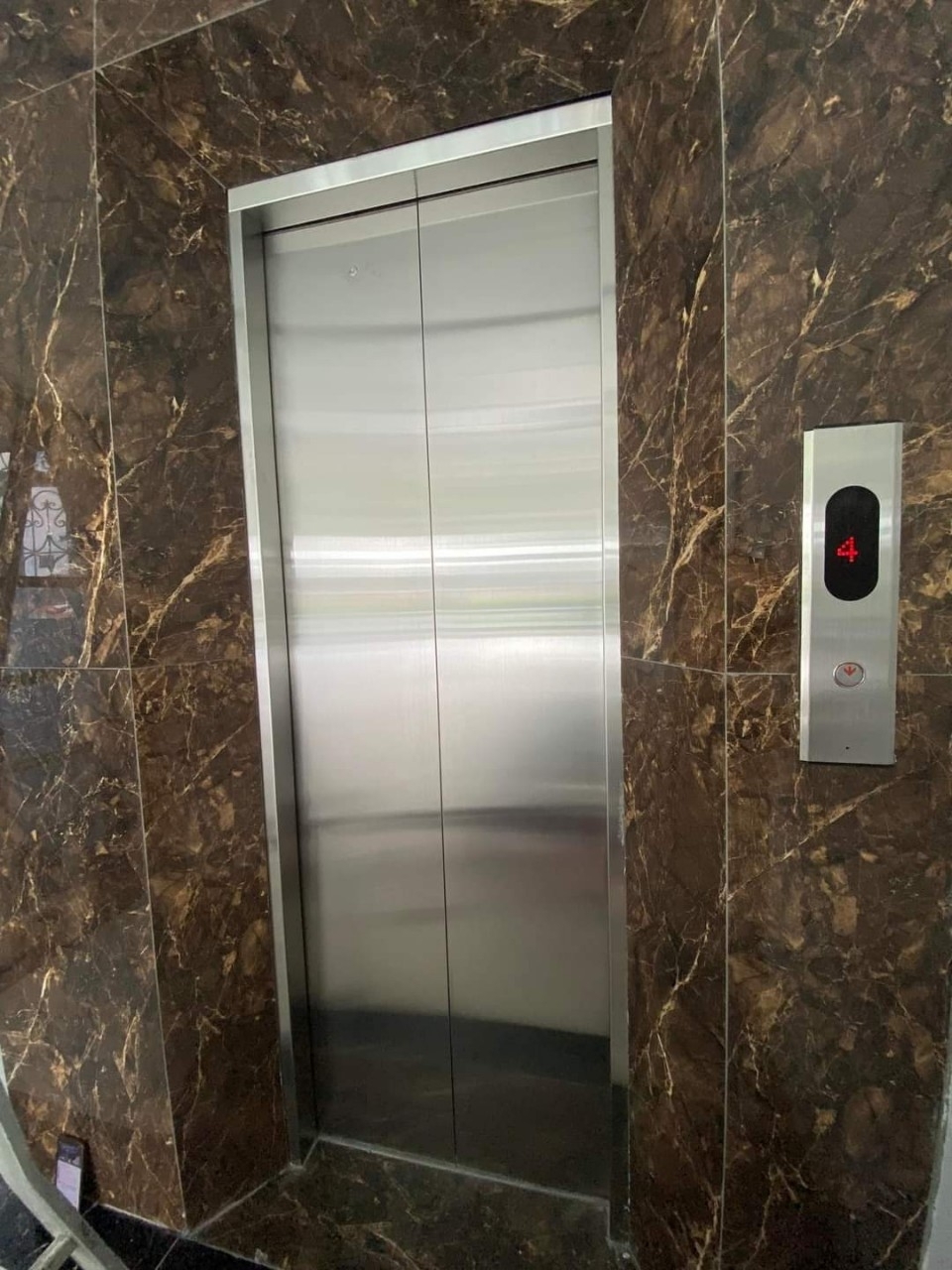 Nhà mình cho thuê nhà mới căn góc Mai Hắc Đế; vỉa hè 95m2* 5T- 29 Tr