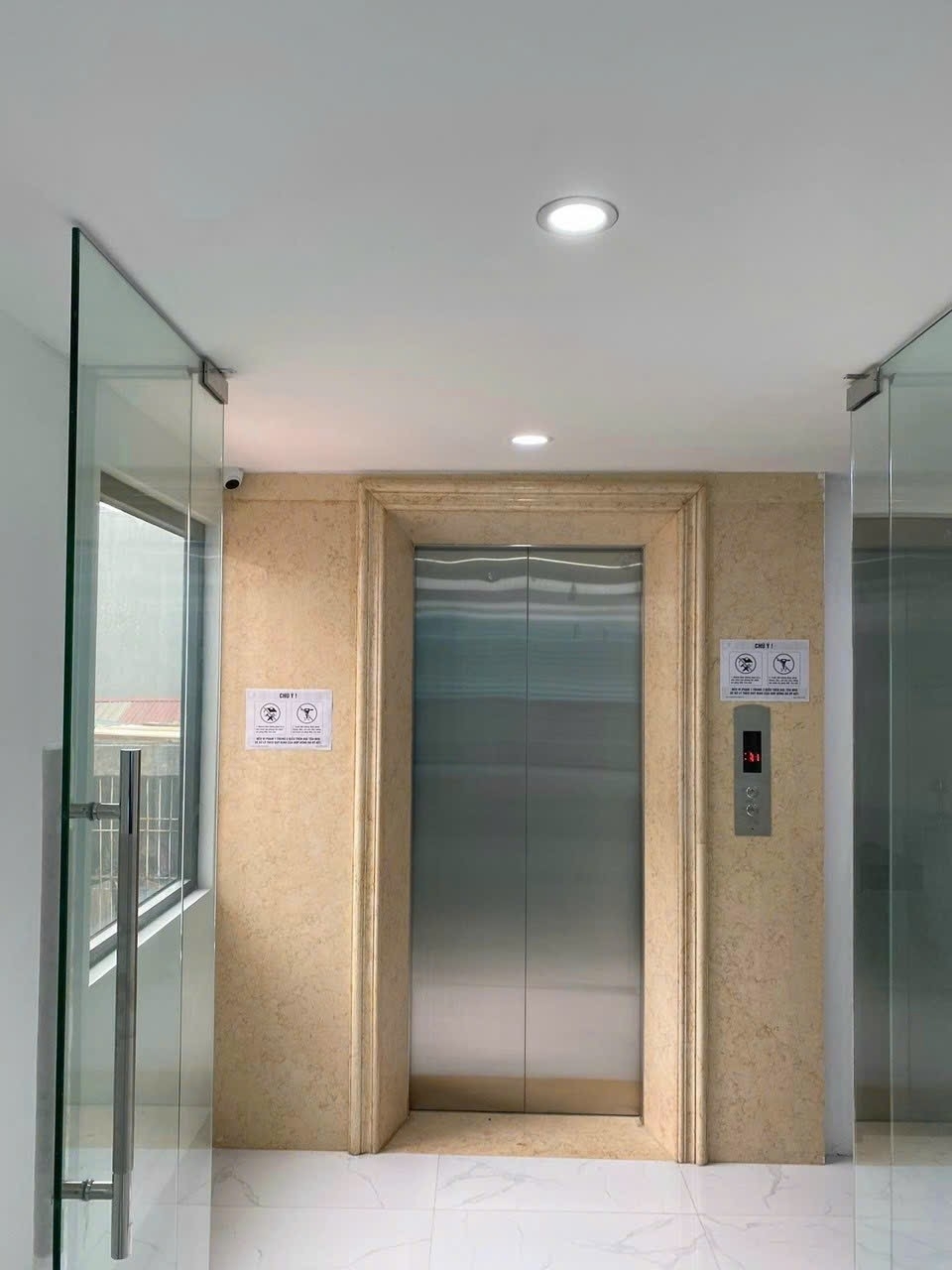 Nhà mình cho thuê nhà mới căn góc Thái Hà; vỉa hè 116m2* 5T- 47 Tr