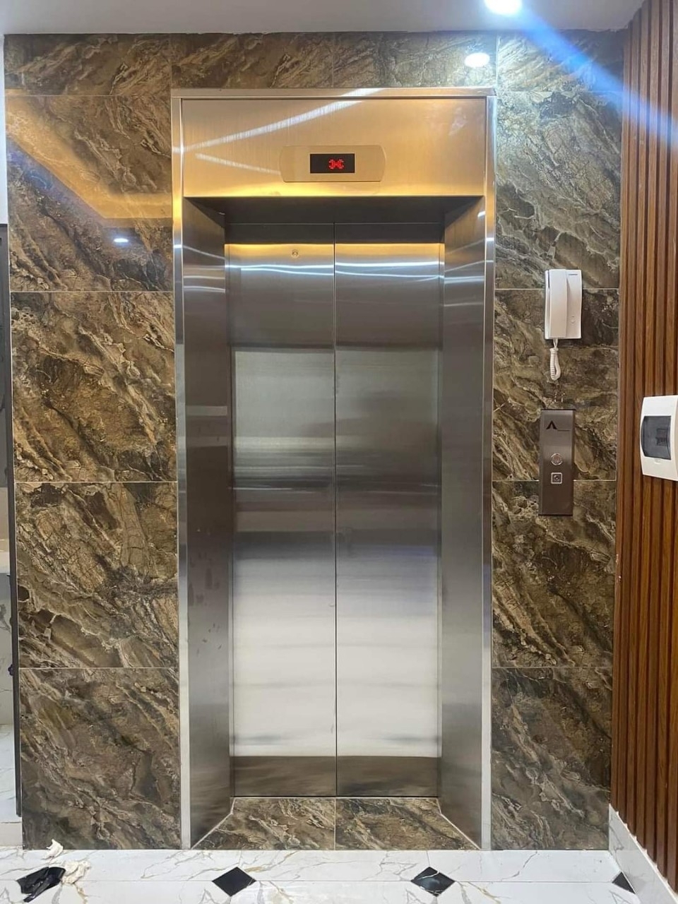 Nhà tôi cho thuê nhà mới lô gócvỉa hè 113m2- 4T Hoàng Cầu_46 Tr