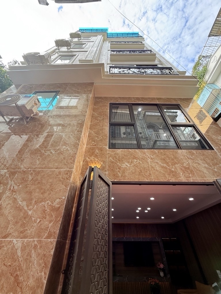 NHỈNH 10 TỶ SỞ HỮU NHÀ MỚI THANG MÁY Ô TÔ GẦN VŨ TÔNG PHAN 35M2 X 6 TẦNG