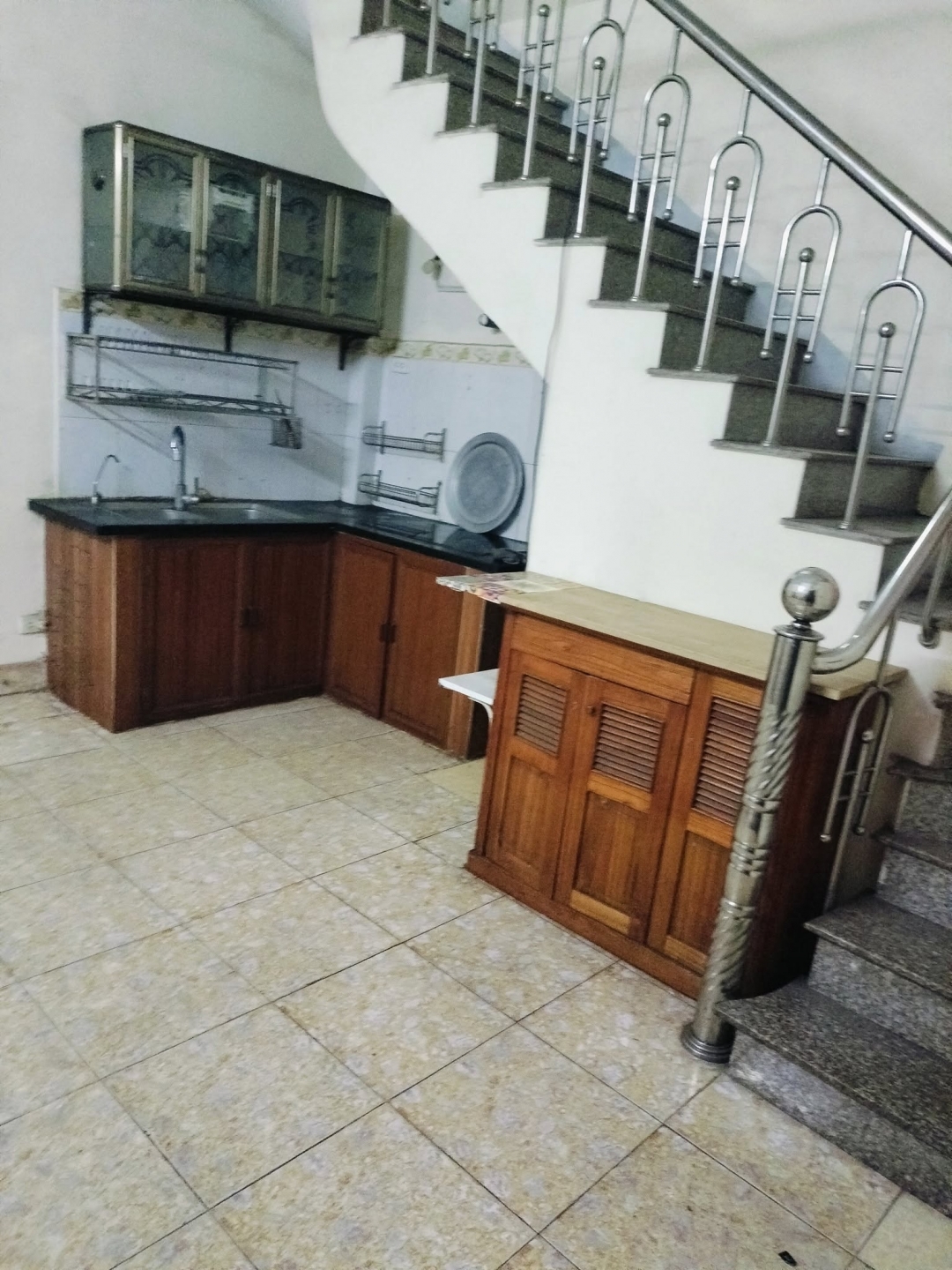 Phải thật nhanh Cho thuê nhà ngõ ô tô Lĩnh Nam 4 tầng 25m2 2 PN VP KD ở gđ nhóm