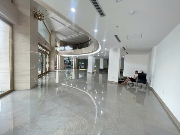 Phú Minh Group cho thuê văn phòng hạng B 300M Cầu Giấy – mặt tiền rộng, giá ưu đãi