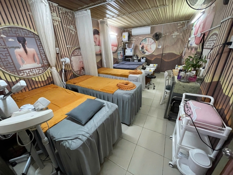 Quận 6 ! Sang Gấp Spa Gía Rẻ Chỉ 55 tr MB thuê Rẻ chỉ 7 tr / tháng Dt : 35m x 12m . 1 trệt Tel :