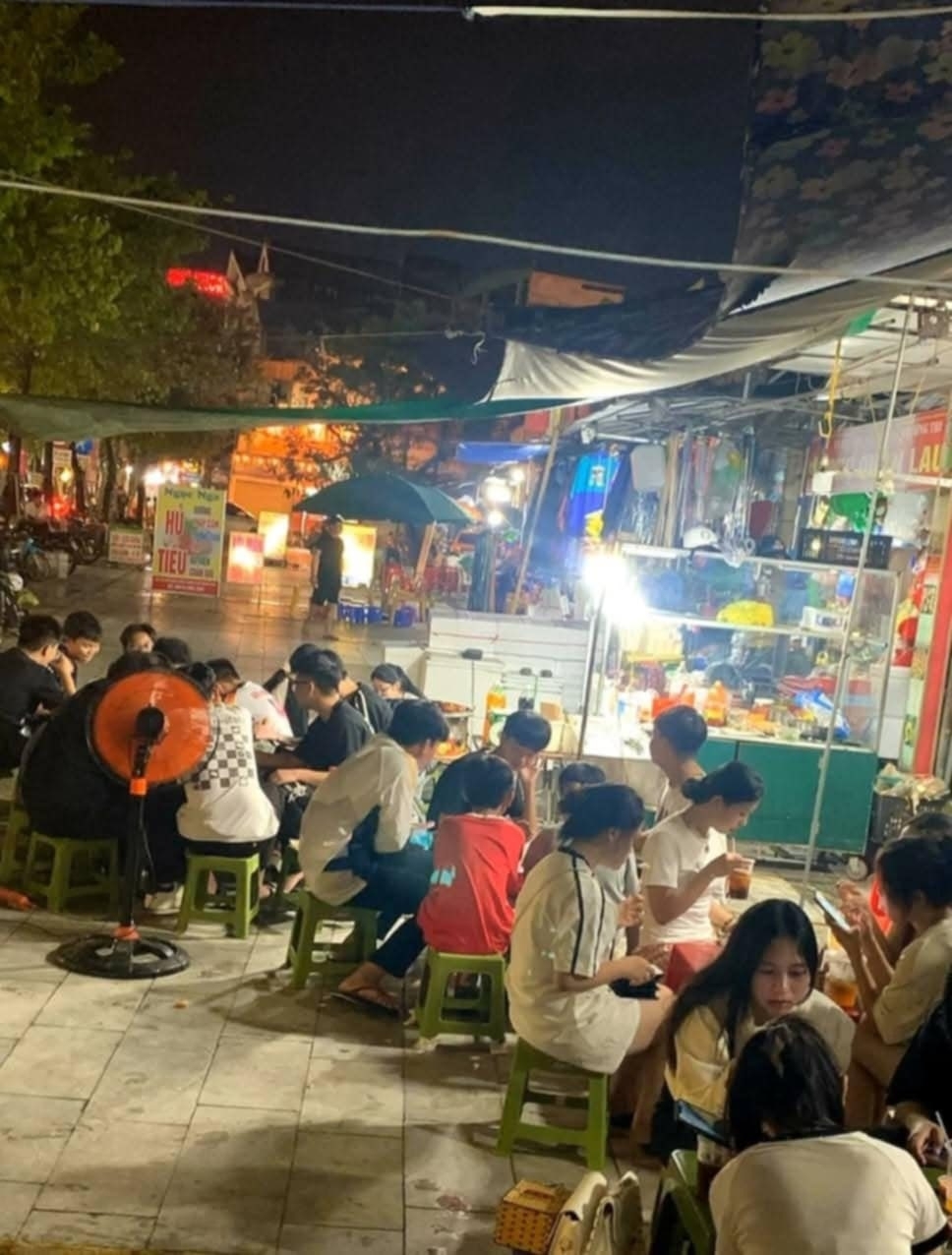 Sang quán Buffe xiên ngay Sát ốt 20 Hồ Tùng Mậu P. Hưng Bình TP. Vinh