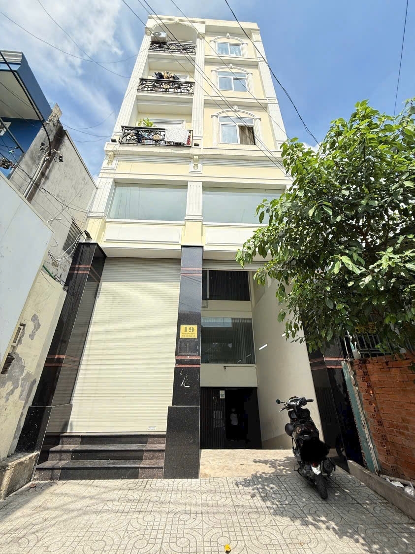 TÒA NHÀ CHDV NGANG 6M – HẦM – THANG MÁY – PCCC DOANH THU 70TR/TH