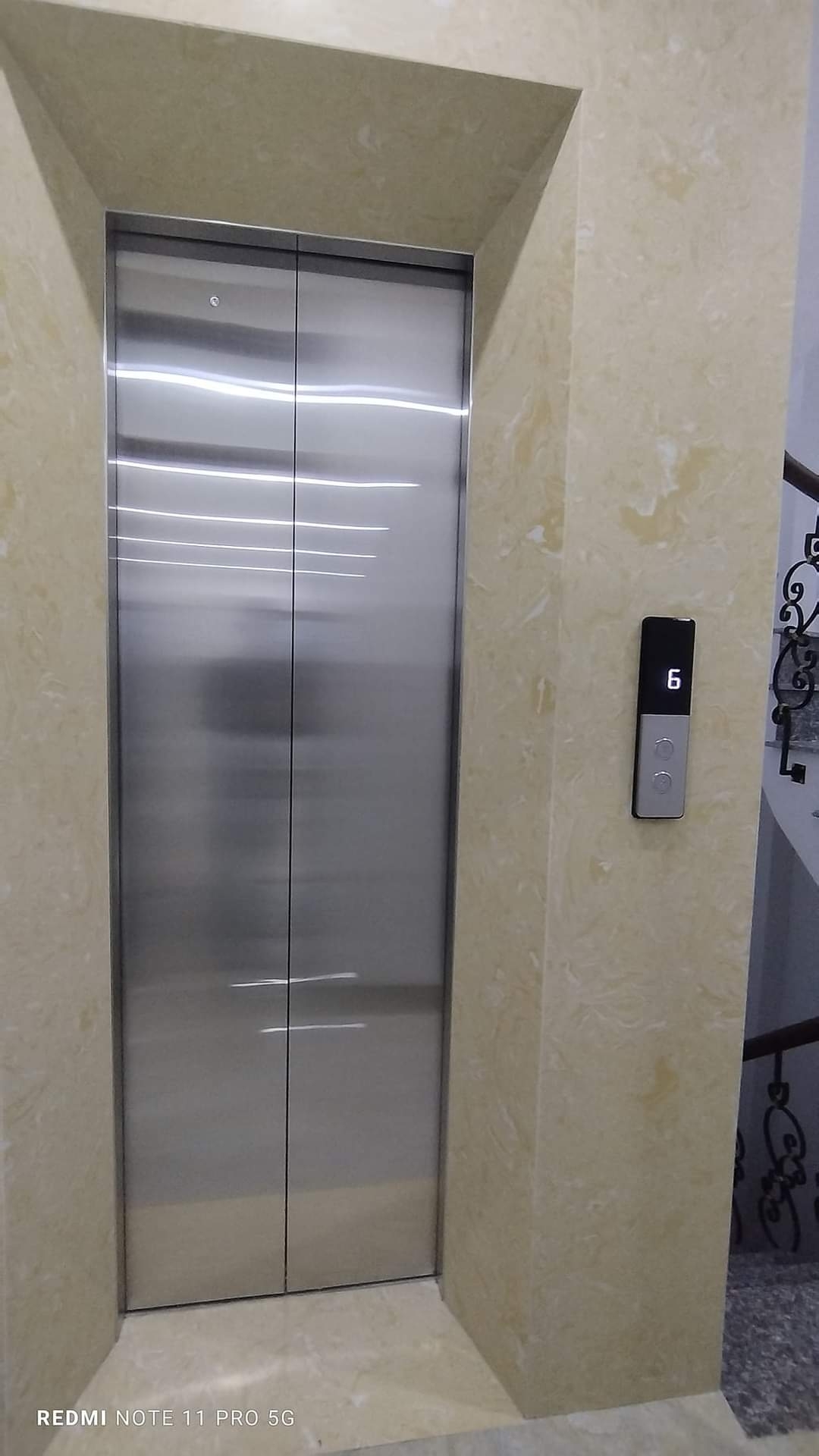 Tôi cần cho thuê nhà mới lô góc 103m2_ 4T; vỉa hè Lạc Trung-28 Tr