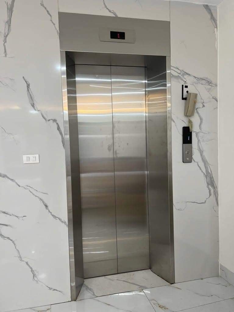 Tôi cho thuê nhà hai mặt tiềnmớivỉa hè 102m2- 5T Thành Công_29 Tr