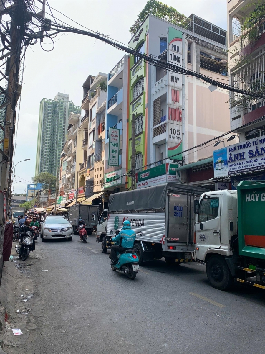 VỊ TRÍ SẦM UẤT  Mặt Tiền Kinh Doanh Dương Tử Giang Q5_6Tầng có TM 10PN_TT. 45Tr/Th