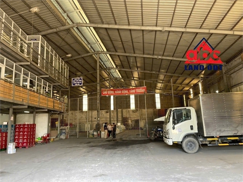 XT448 nhà xưởng cho thuê ổn định đuòng rộng thuận lợi di chuyển hàng hóa. khung thép kiên cố